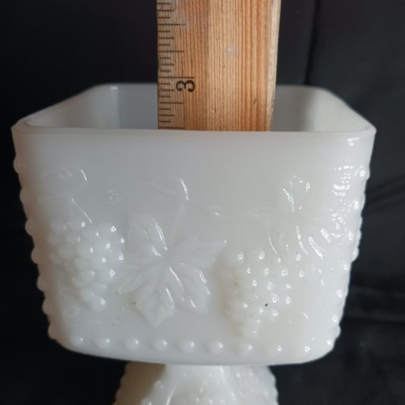 Milk Glass LIKE NEW Candy Snack Bowl Decor Storage Grape Vines Pedestal.  MG-01 - Picture 12 of 12
